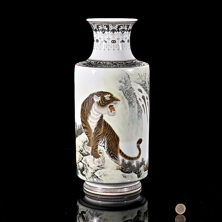 Jarrón de porcelana