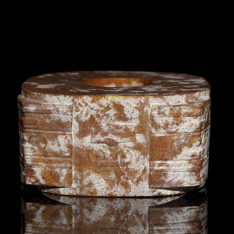 Cong de jade tallado 