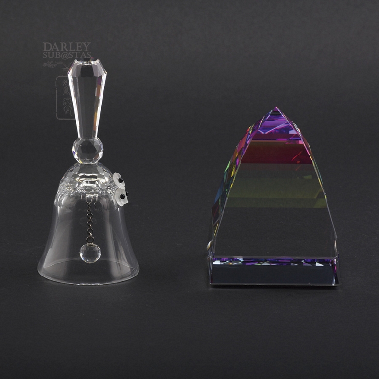 Dos piezas en cristal de Swarovski, campana y piramide - 4