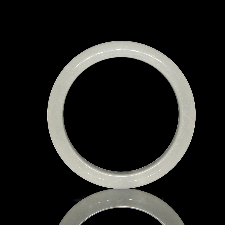 Carved white jade bracelet, 20th century - 2