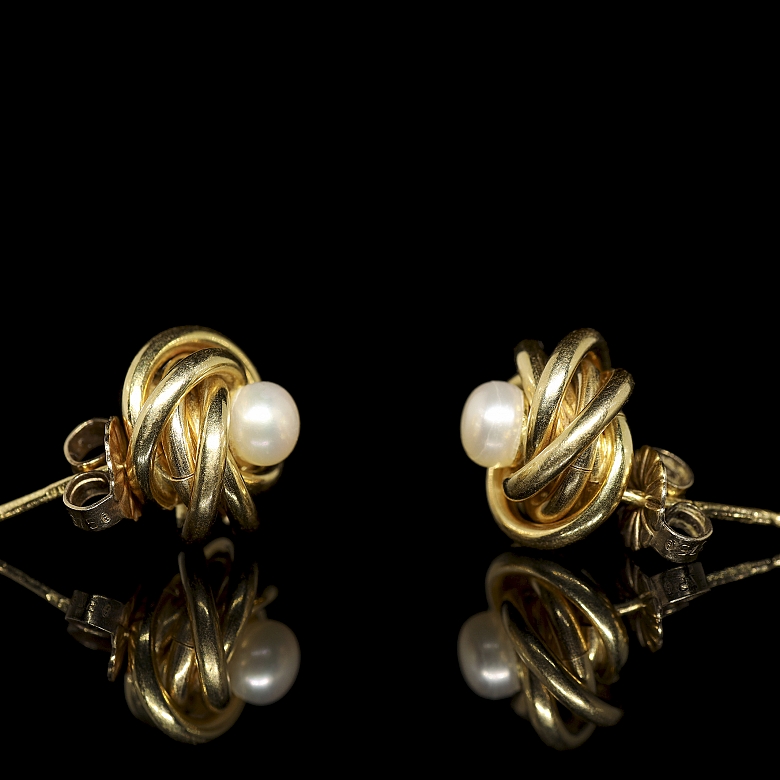 Pendientes de oro amarillo de 18 kt con perlas