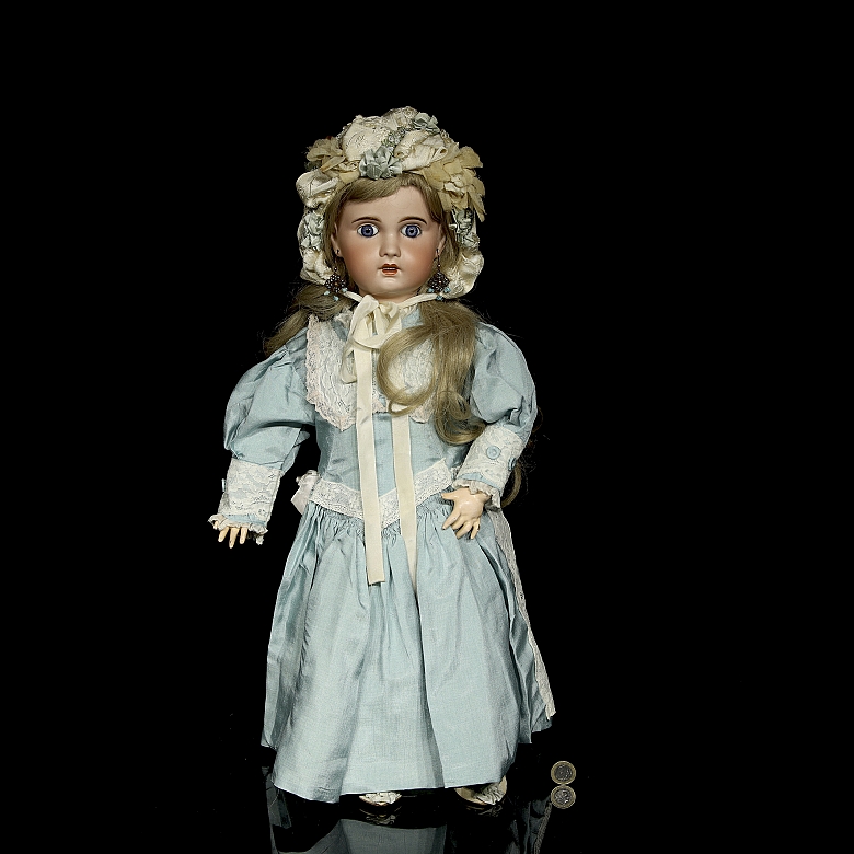 Muñeca de porcelana de la SFBJ, Talla 11, París, Francia, c. 1910-1920.