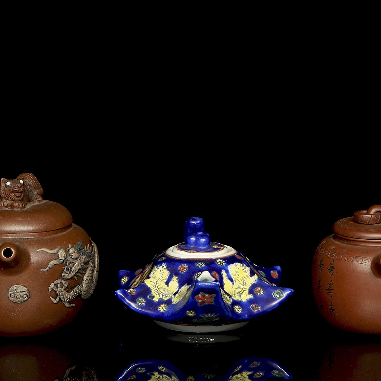 Conjunto de teteras de barro y porcelana, Asia, s.XX - 1