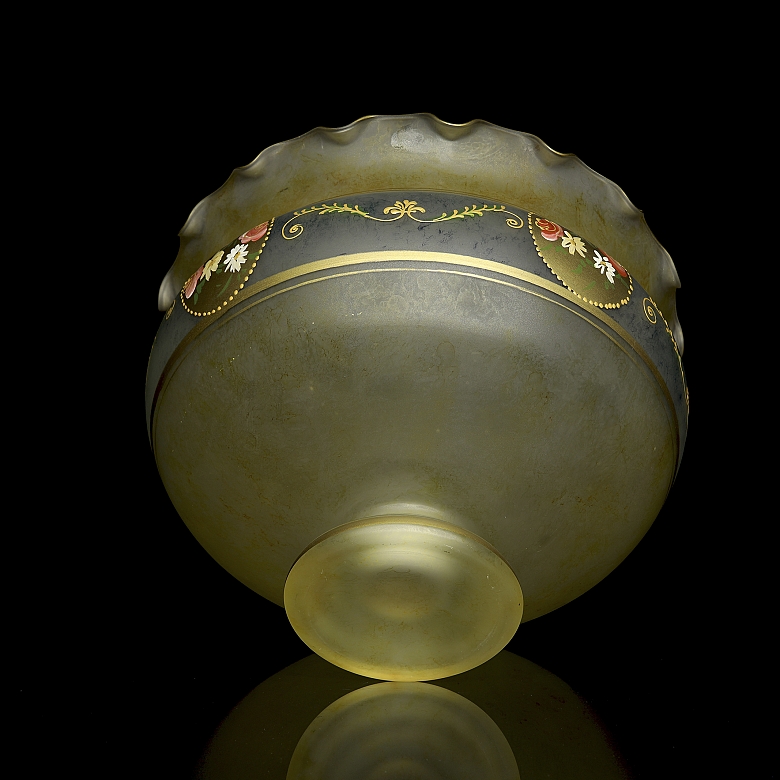 Enamelled glass bonbonniere, 20th century - 4