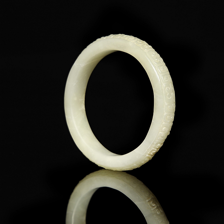 Esclava de jade tallado