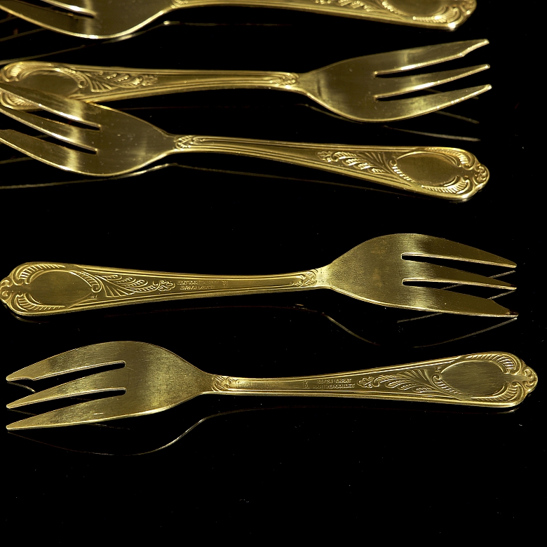23-24k gold-plated ‘Solingen’ cutlery, 20th century