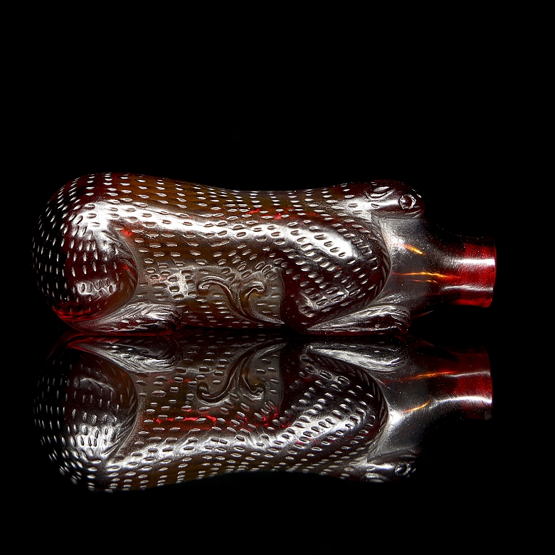 Glass snuff bottle