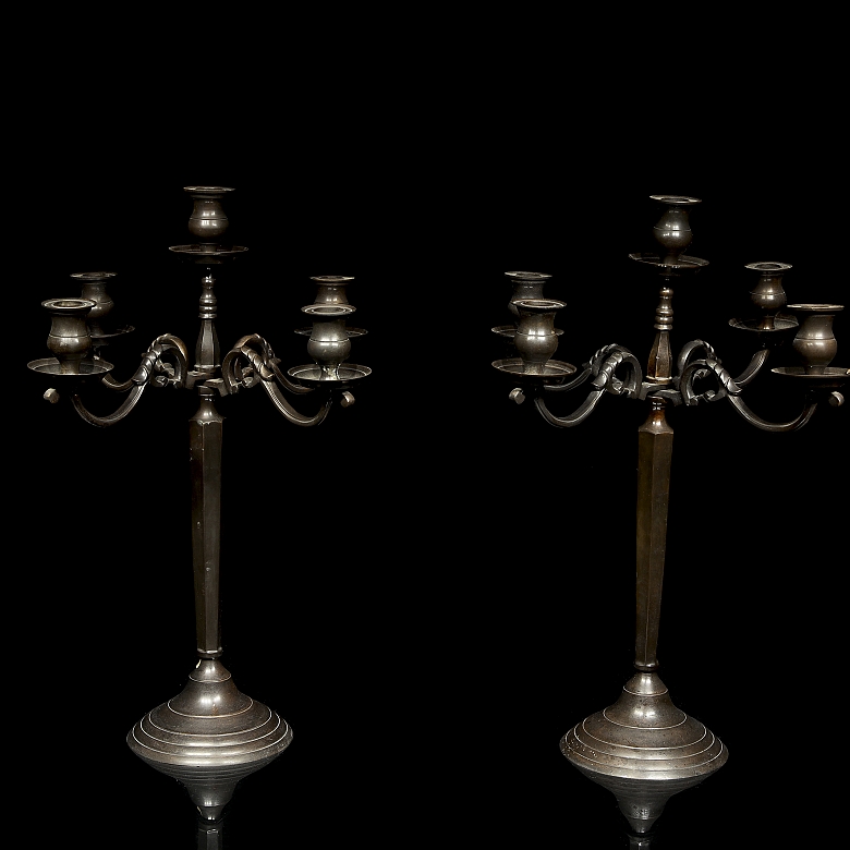 Pareja de candelabros de cinco luces, s.XX - 2