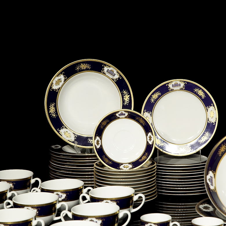 Versailles Fine Porcelain “Complete Tableware Set,” 20th century