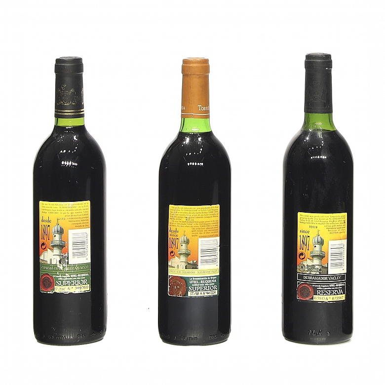 Four bottles of red wine from Utiel-Requena