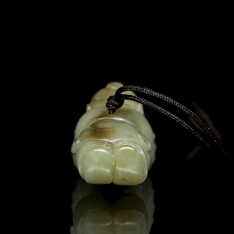 Jade pendant “Reclining Child,” 20th century - 3