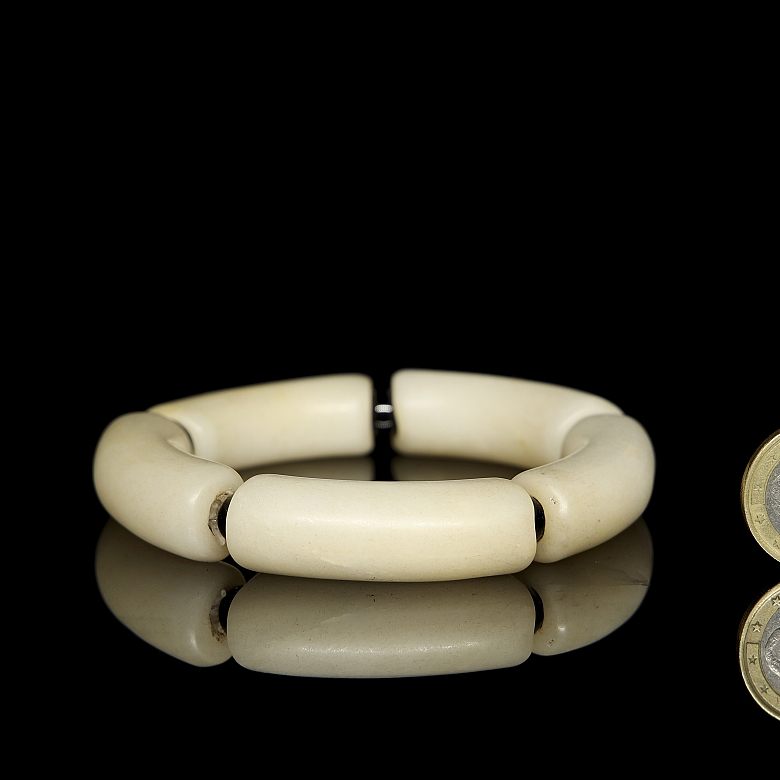 White jade bead bracelet, Zhou style