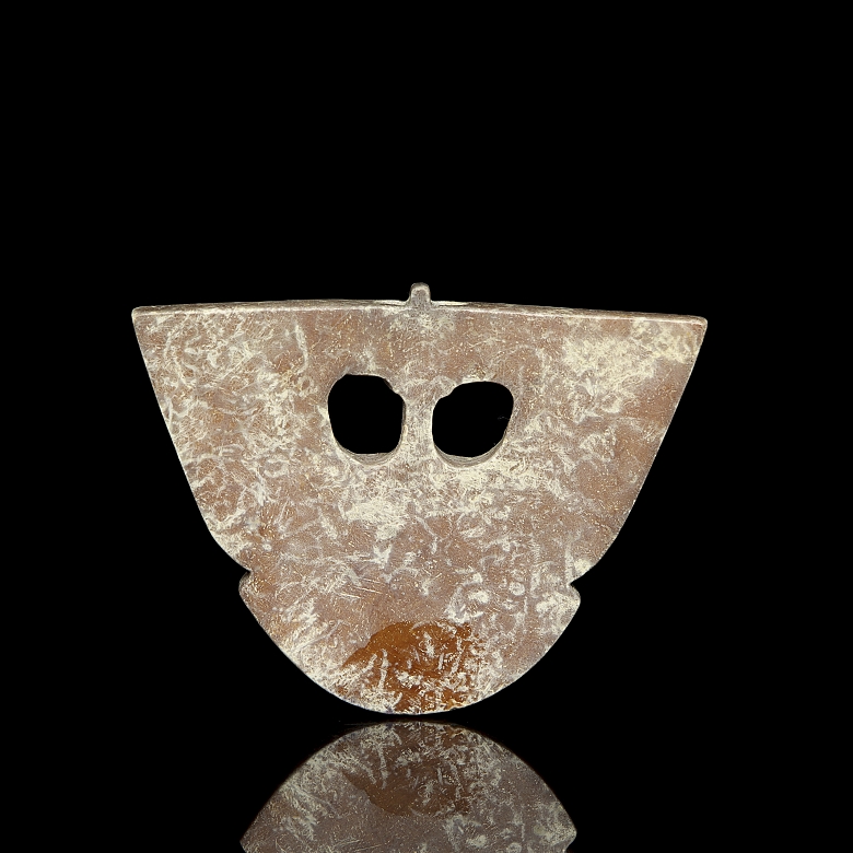 Colgante de jade tallado 