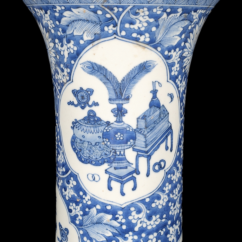 Jarrón de porcelana azul y blanco 