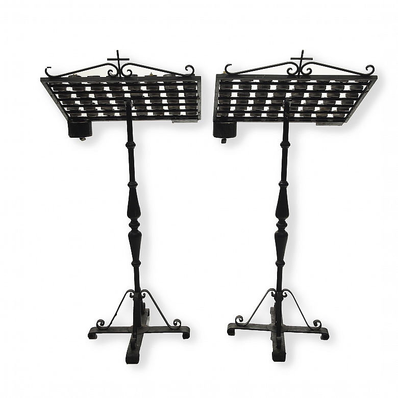 Pareja de lampadarios de iglesia, s.XX