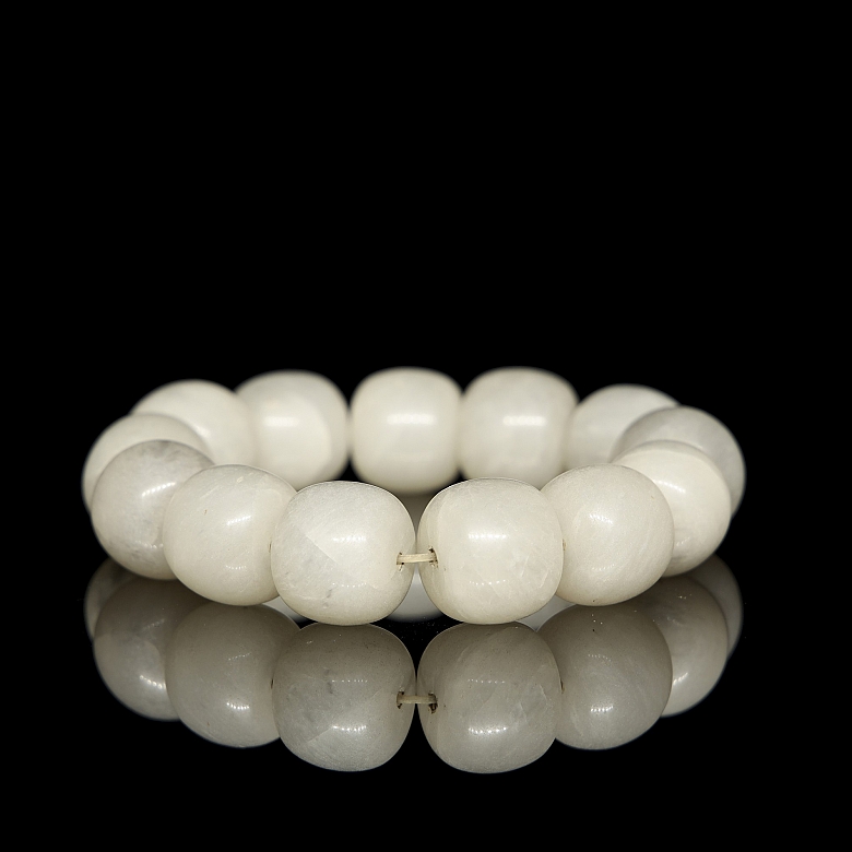 Bracelet with thirteen jade beads, 20th century