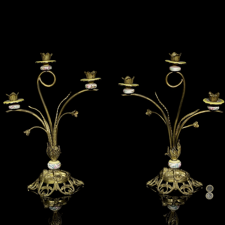 Candelabros de bronce y cerámica, segunda mitad s. XX