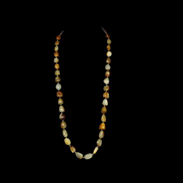 Collar de treinta y seis cuentas de jade, s.XX