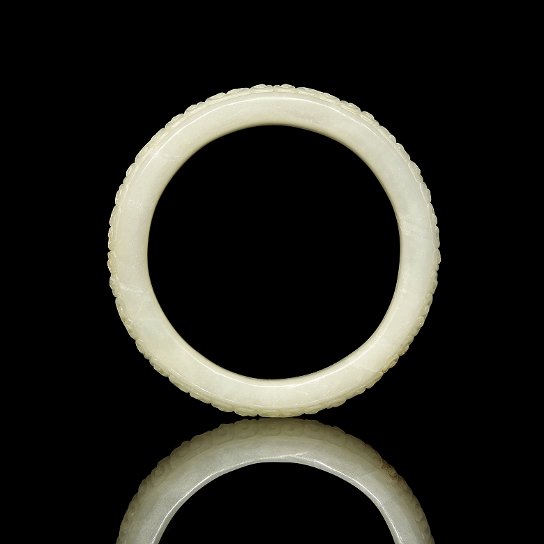 Esclava de jade tallado