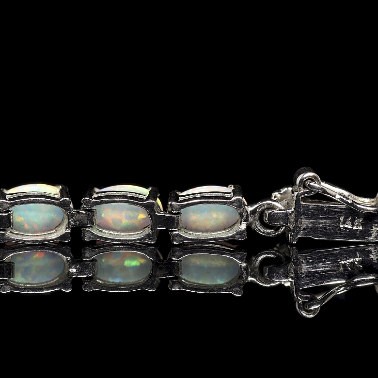 Pulsera de oro blanco con ópalos