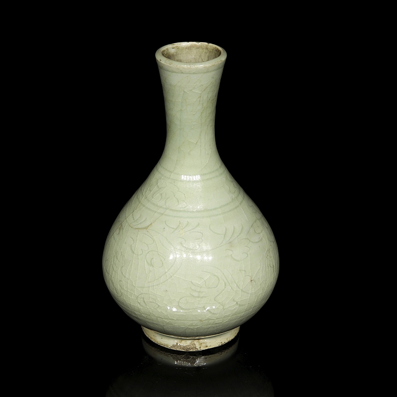 Jarrón de cerámica con esmalte celadón 