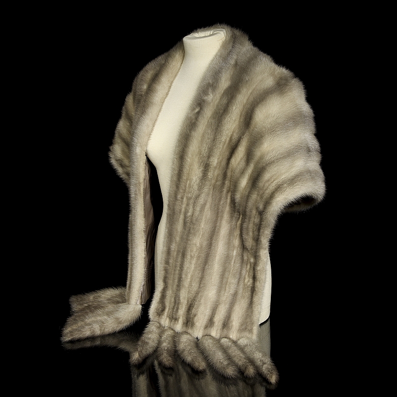 Grey mink fur stole, Willy furrier