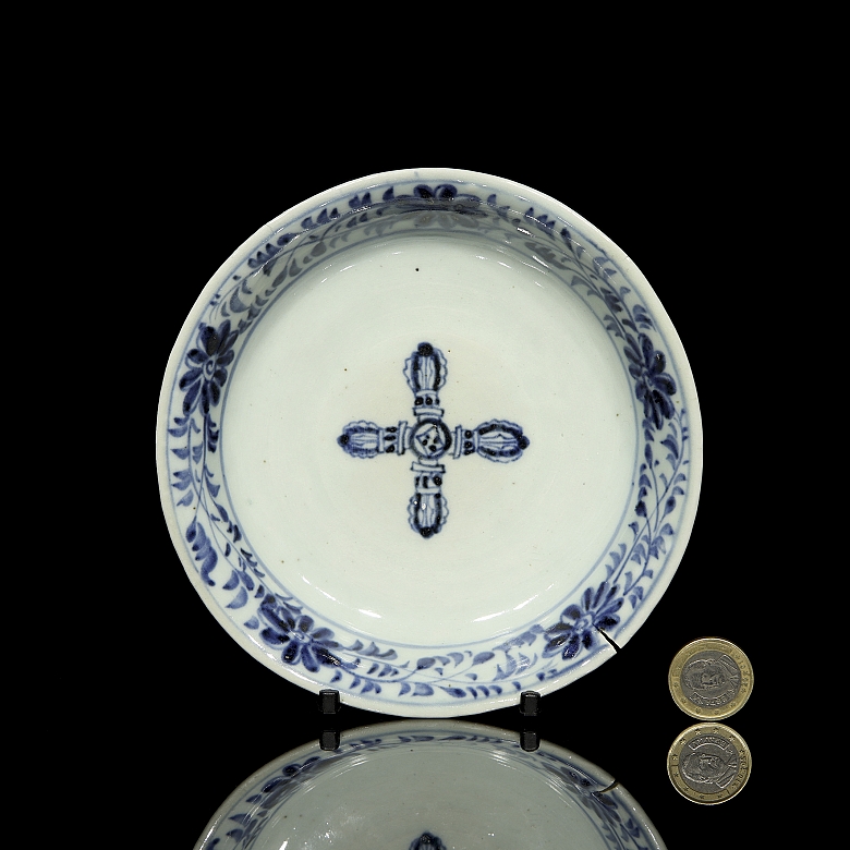 Pequeño plato de porcelana esmaltada en azul y blanco, dinastía Qing - 6