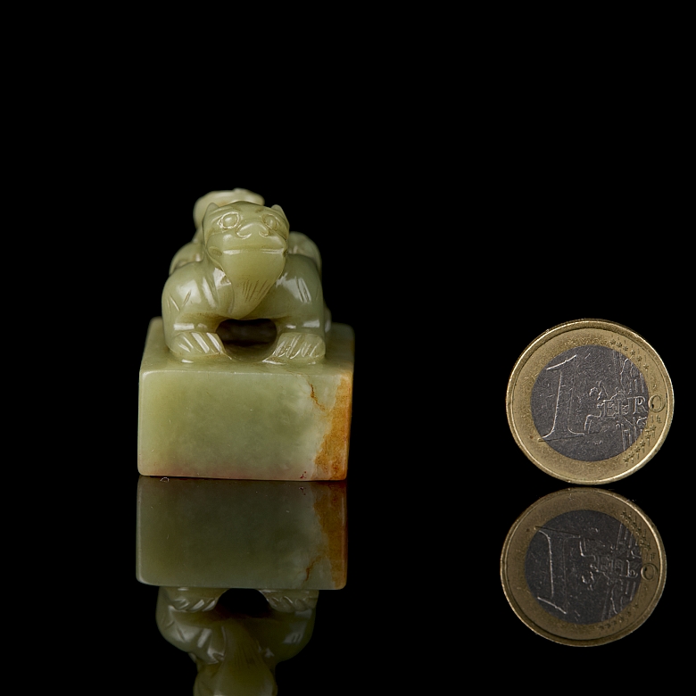 Yellow jade seal ‘Beast’, Qing dynasty