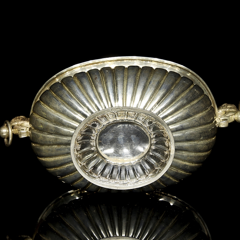 Mexican silver centerpiece with leonine handles, Tane, 20th century
