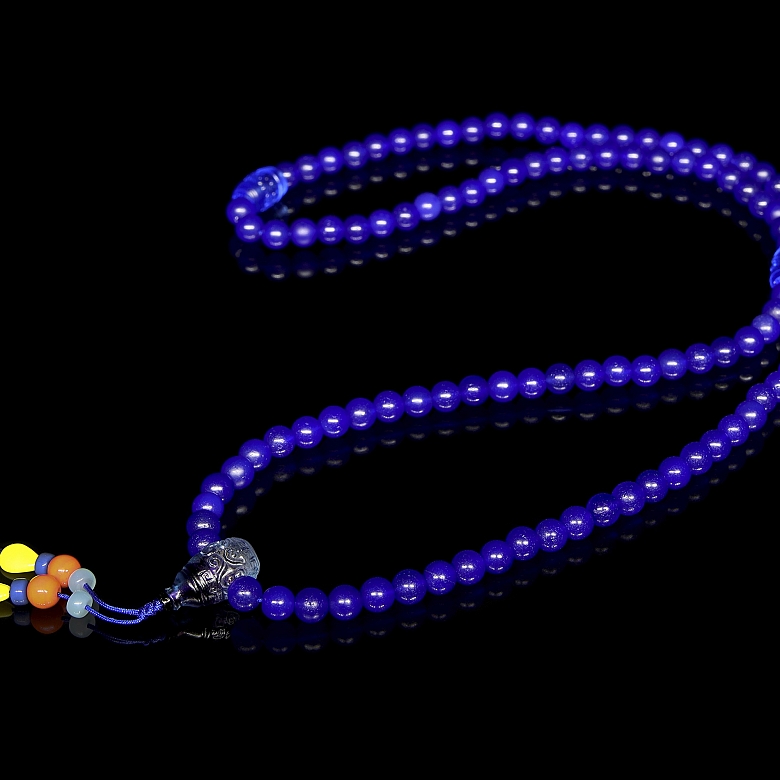 Collar de cuentas de ágata azul, dinastía Yuan