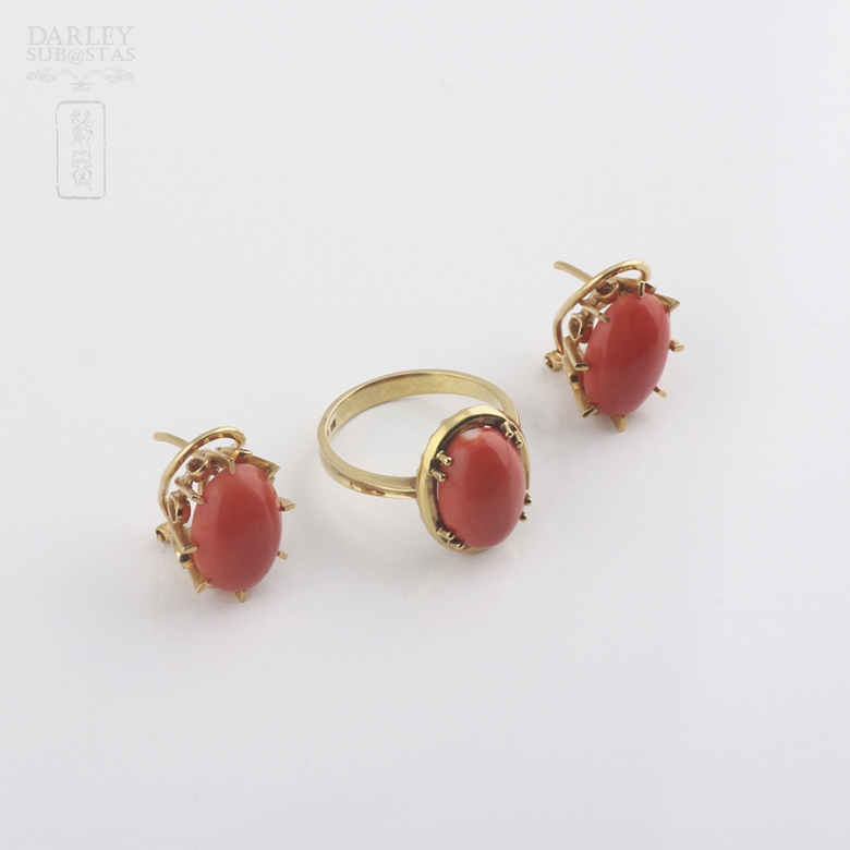 Juego de anillo y pendientes con coral natural en oro amarillo - 5