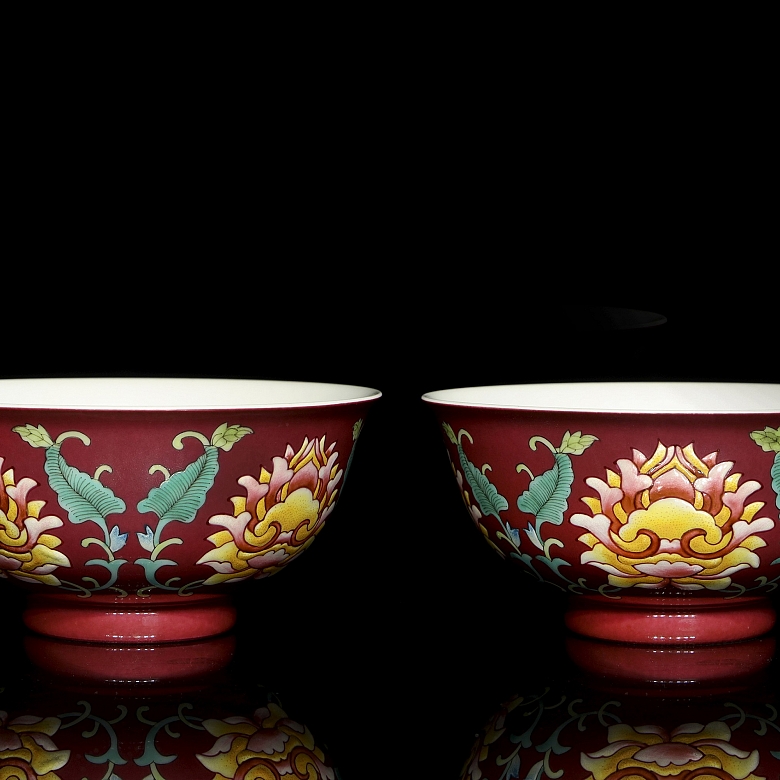 Pareja de bols de porcelana esmaltado