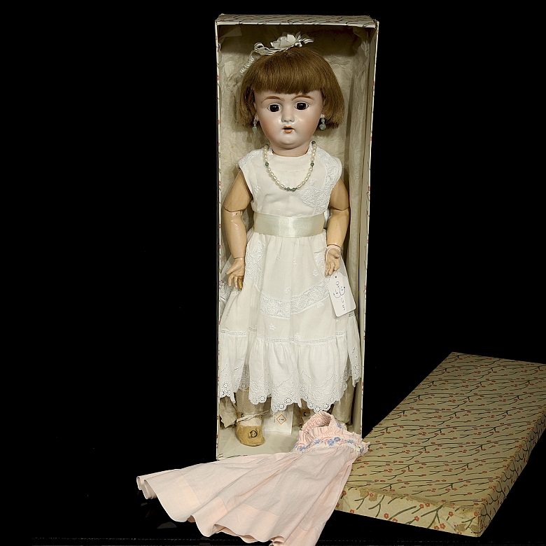Muñeca de porcelana de Lehmann y Cía., España, c. 1910-1920