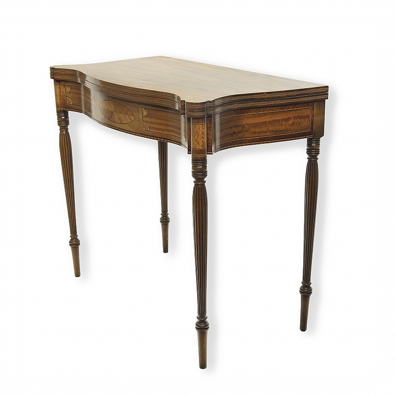 Mesa de juego con incrustaciones estilo Sheraton, EEUU, s.XIX-XX