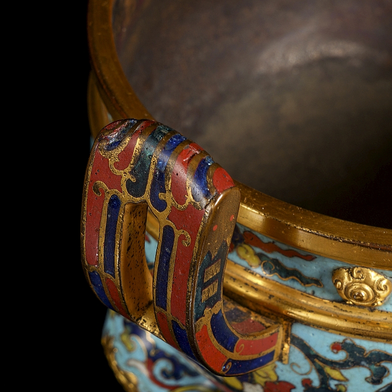 Gilded bronze incense burner with cloisonné enamel, Qing dynasty