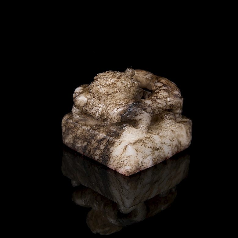 Jade seal ‘Coiled Dragon’, Ming dynasty