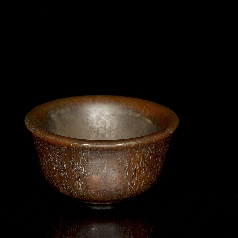 Recipiente tallado, con sello Qianlong - 1