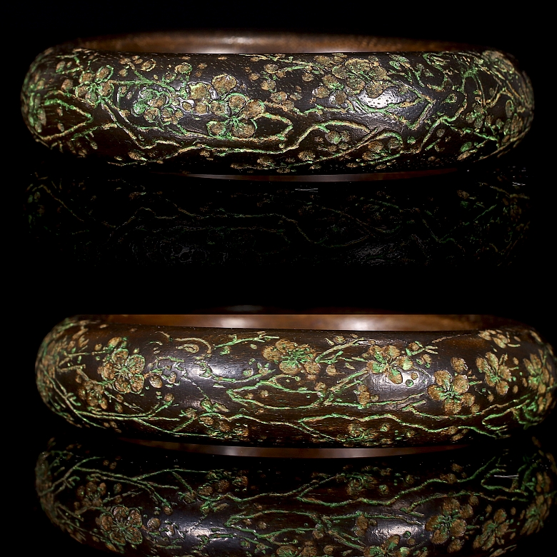 Pareja de brazaletes de madera de agar 