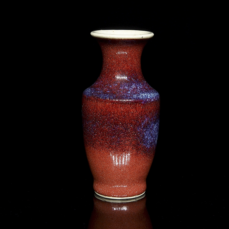 Jarrón de porcelana con vidriado bicolor, dinastía Qing - 1