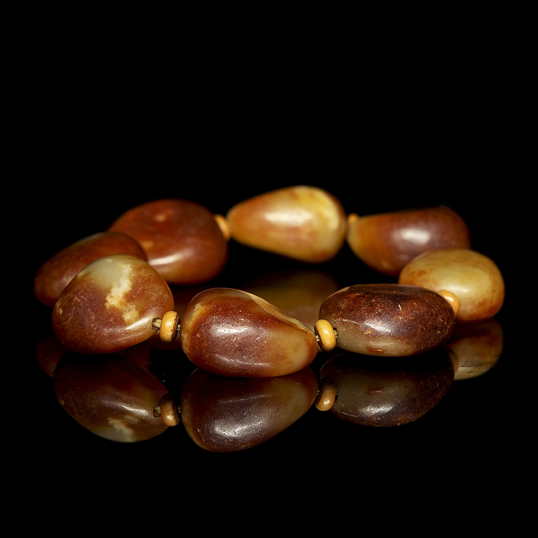 Bracelet with eight jade beads, 20th century