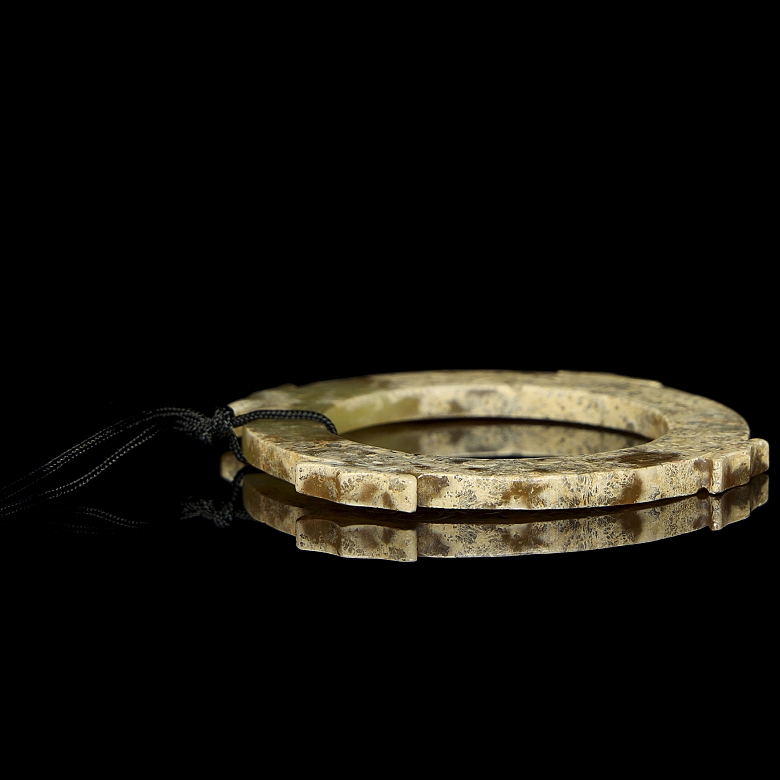 Colgante de jade amarillo, dinastía Zhou