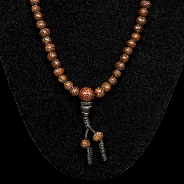 Mala with 113 Bodhi seed and agate beads, 20th century