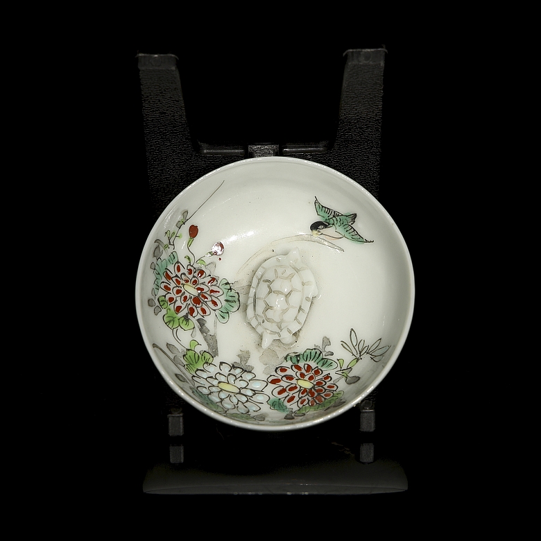 Glazed porcelain bowl, ‘Turtle and Chrysanthemums,’ 20th century - 4