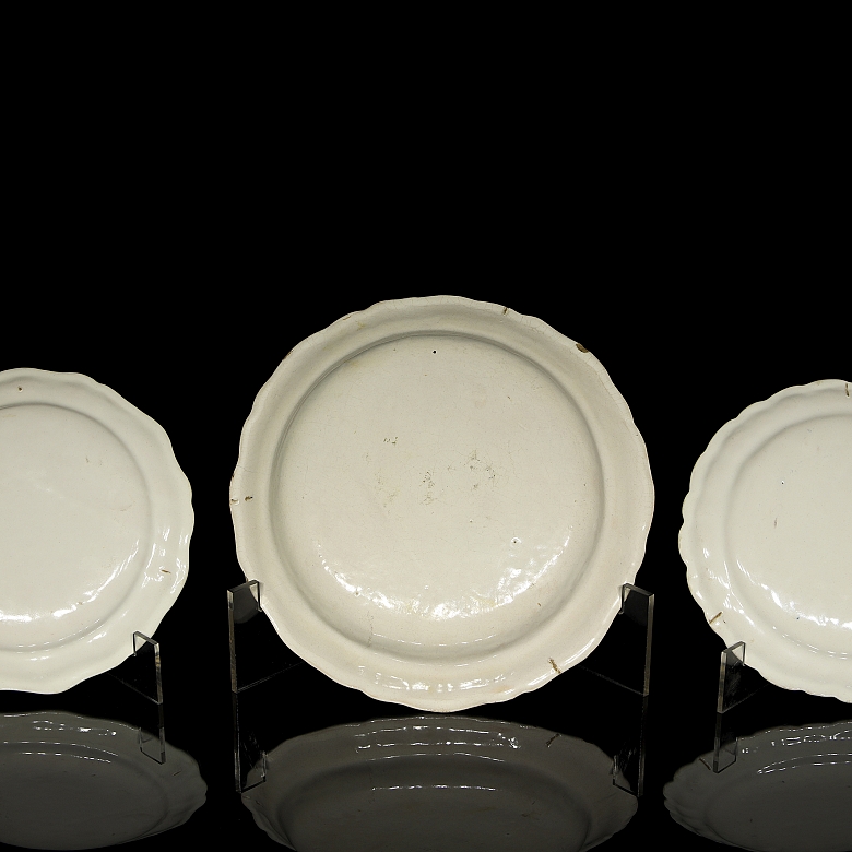 Tres platos de cerámica de Moustiers, s.XIX - 3