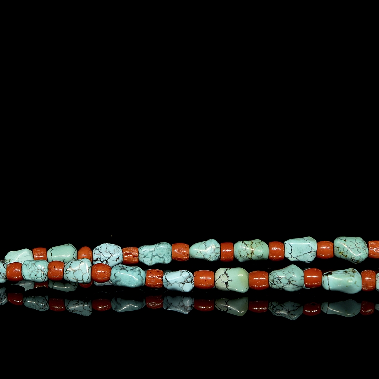 Collar de cuentas de turquesa y coral