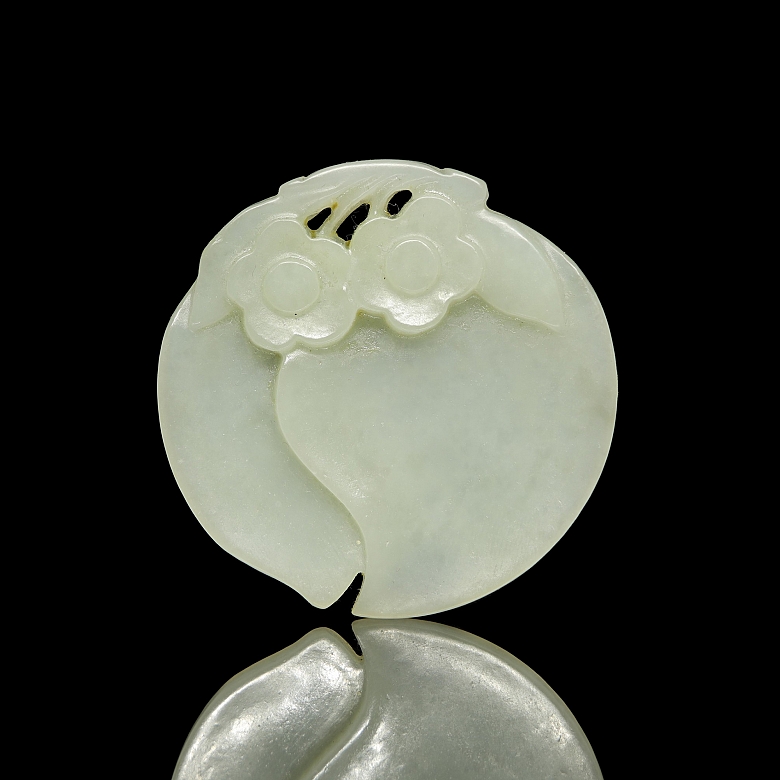 White jade pendant ‘Peach Blossom’, Qing dynasty