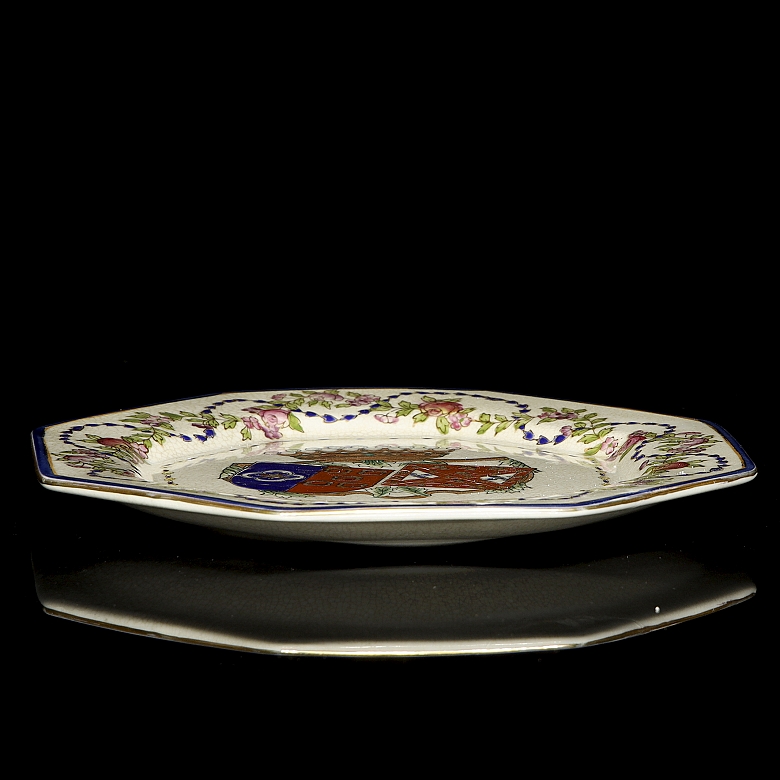Plato de porcelana