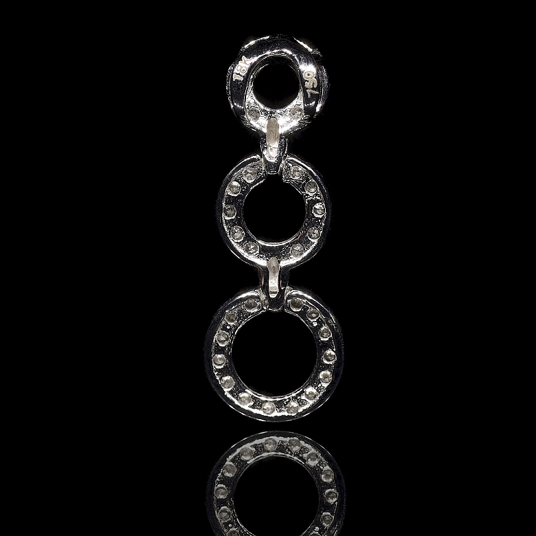Colgante de oro blanco de 18k con diamantes