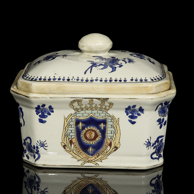 Caja de porcelana