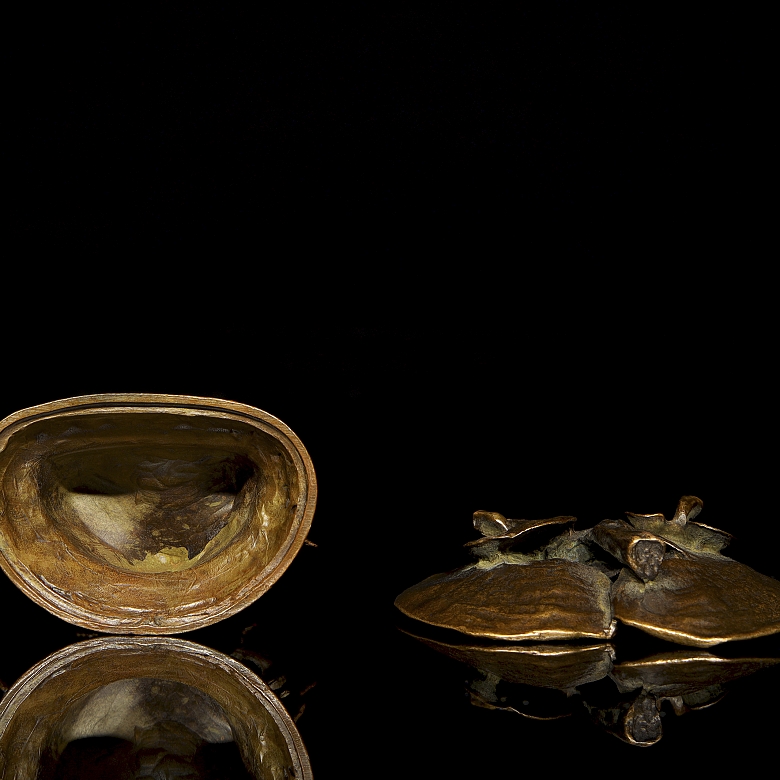 Pareja de figuras de bronce 